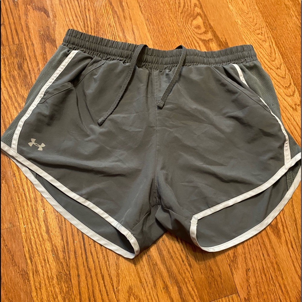 Adult small grey under armour shorts